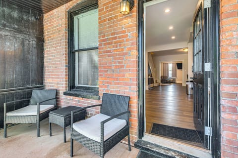 Front Porch w/ Seating | Surface Lot Parking