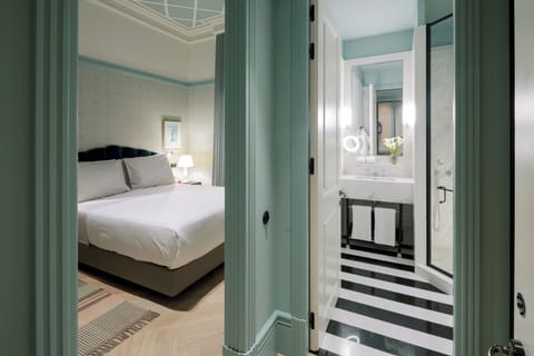 Step into a sleek ensuite layout for easy mornings.