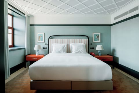 Double size bed
