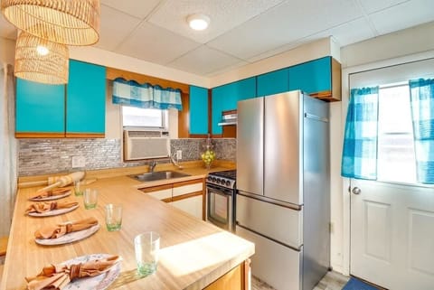 Indoors, Kitchen, Appliance, Refrigerator, Home Decor