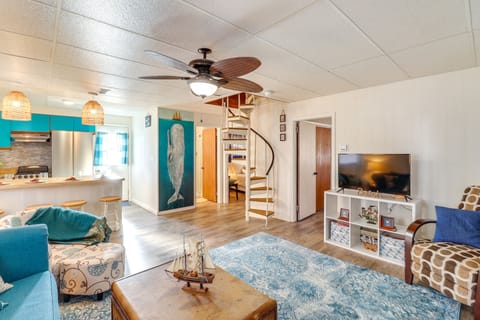 Furniture, Indoors, Living Room, Home Decor, Coffee Table