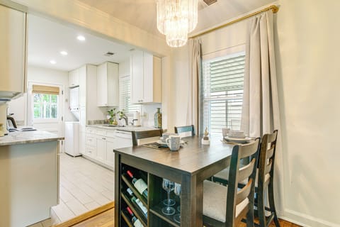 Dining Area | Dishware/Flatware