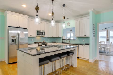 Kitchen | Dishwasher | Toaster | Drip Coffee Maker | 1st Floor