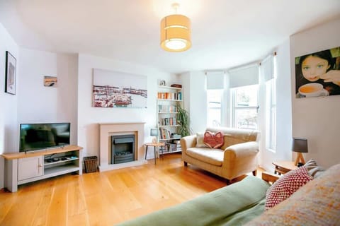 Full living room area for your relaxation