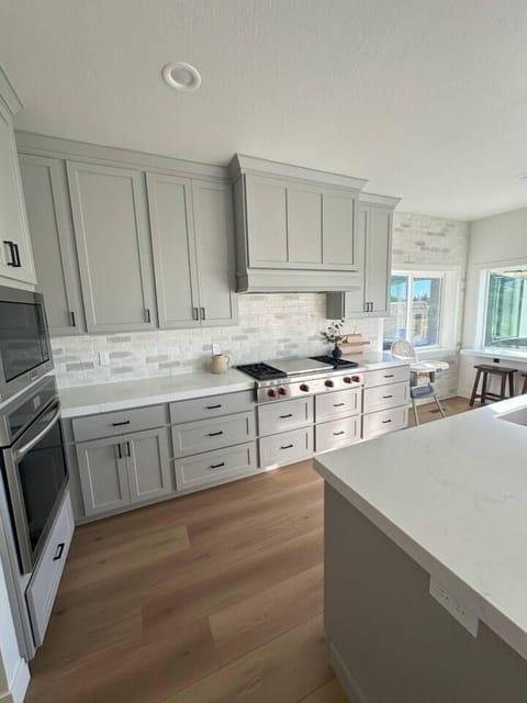 b6b35792-32fd-438d-a3f4-084cc217b75a