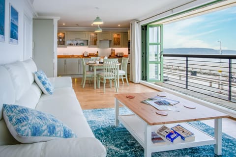 3 St Bride's Bay View - 3 Bedroom - Broad Haven (26362)