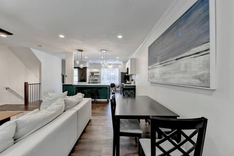 ab77dfaf-a3a8-4618-9f68-d21557dce6b2