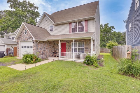 Colonial Beach Vacation Rental | 3BR | 2.5BA | 1,400 Sq Ft | 1 Step Required