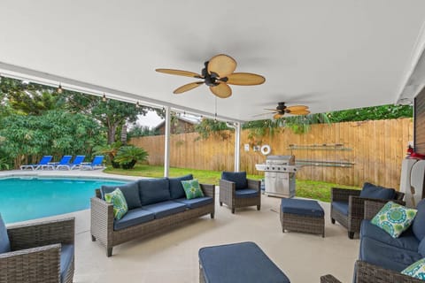 Covered patio with ample seating
