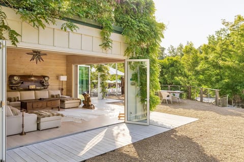 TV or common room with full outdoor access