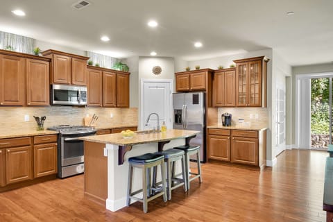 Different angle on the beautiful kitchen