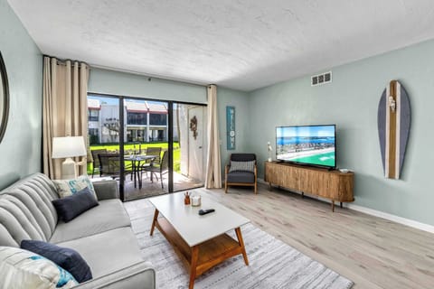 Bright & Breezy Living Room – Your Coastal Comfort Zone and Entertainment hub
