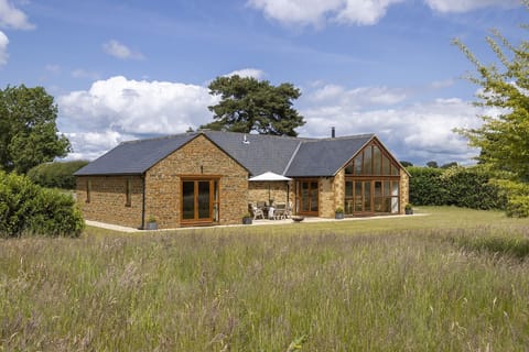 Hook Norton Barn - StayCotswold