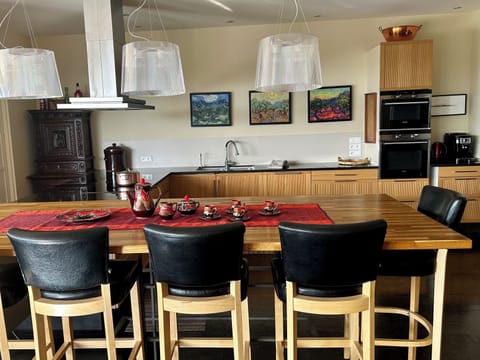 Main House Upper Level - Kitchen bar.