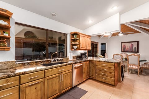 Both Keurig and drip coffee machines are provided.