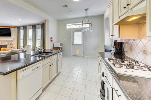 Kitchen | 1st Floor | Cooking Basics | Refrigerator | Stove/Oven