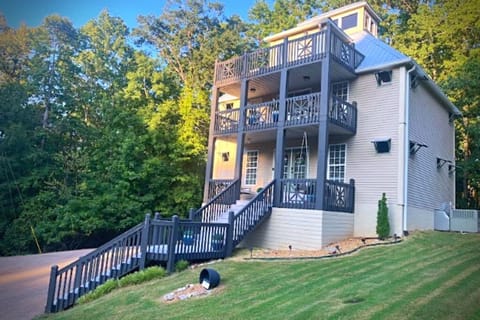 Your next get away awaits you! Perfect for staycations or making family memories