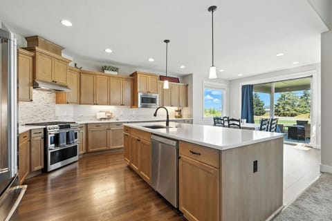 Well appointed gourmet kitchen for entertaining your family and friends.