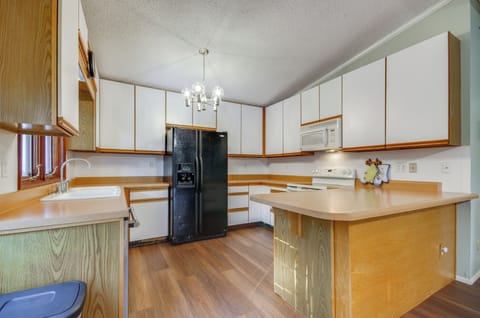 Kitchen | Keurig | Blender | Toaster | Main Floor