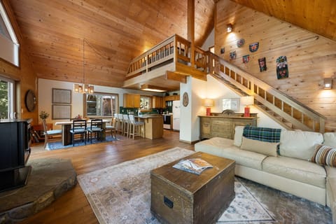 Main floor w/ great room, dining and kitchen