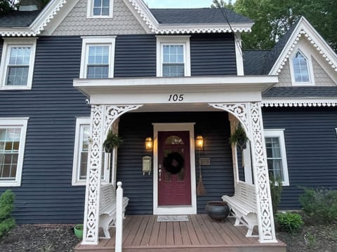 You'll have the entire 1st floor via keyless entry. 