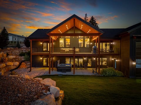 Backyard / Exterior
