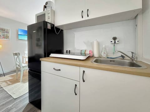 6b5221e9-8742-4c1f-a108-40c4fd455577