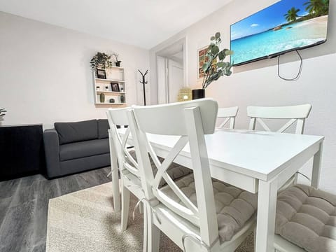 c17d4f9d-db0d-4c14-bf09-6b231dfb9c49