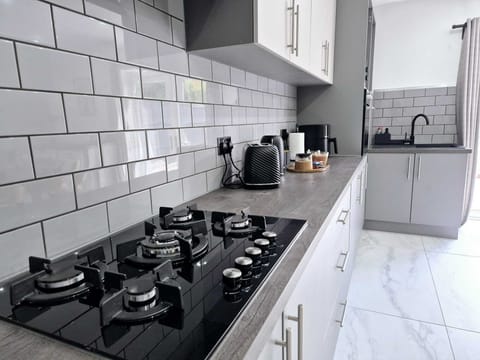 Kettle, Toaster & Coffee/Tea making facilities