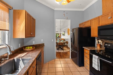 Fully equipped kitchen