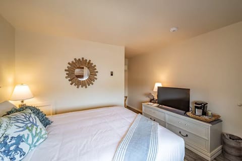 Unit with Queen size bed