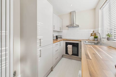 Jomor House, Burnhope - Host & Stay