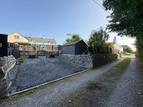 Private parking access to the rear lane