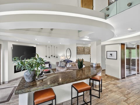 Welcome to Slopeview Luxe Condo!