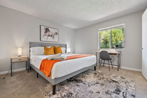 ️ Peaceful bedroom with a plush beding and soft linens.