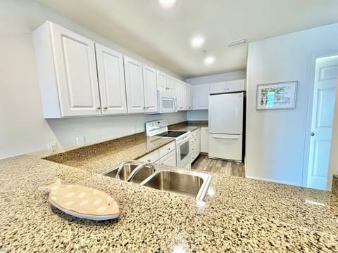 Kitchen, Key to Paradise, Innerarity Townhomes, Perdido Key FL (1)