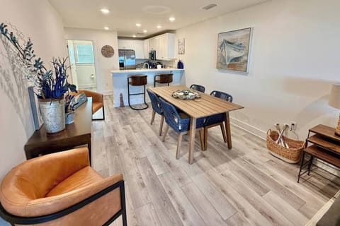 Dining area, Bayview 108, Innerarity Townhomes, Perdido Key FL
