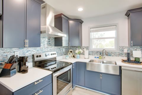 Kitchen | Cooking Basics | Keurig Coffee Maker | Washer & Dryer