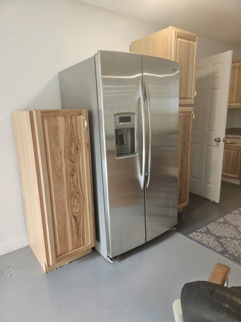 Side by side refrigerator