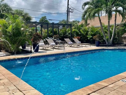 Pool is heated to 86c during the day.