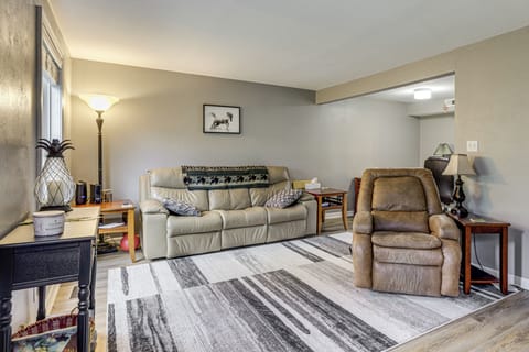 Beavercreek Vacation Rental | 2BR | 1.5BA | 1,200 Sq Ft | 1 Step to Enter