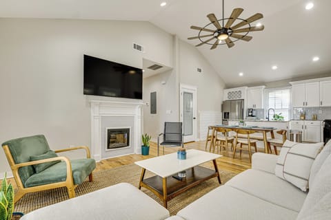 Atlanta Vacation Rental | 3BR | 2BA | 1,430 Sq Ft | 5 Steps Required