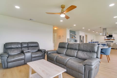 Lounge | Smart TV | Free WiFi