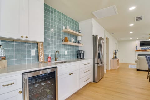 Kitchen | Stove/Oven | Dishwasher | Microwave