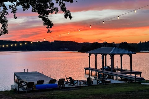 Gorgeous sunset views from the house. 