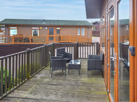 Decking | The Dragons Den, Ilfracombe