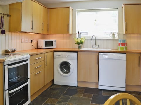Kitchen/diner | Caeley Barn, Penybont, near Llandrindod Wells