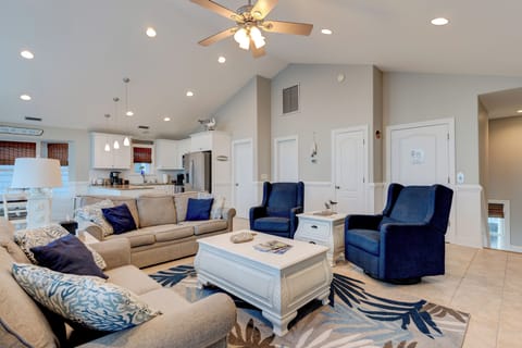 Spacious, comfortable conversation area for a large group.