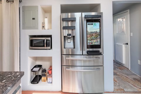 Fully Furnished Kitchen