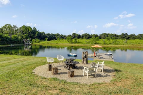Hillsboro Vacation Rental | 6BR | 3.5BA | 5,000 Sq Ft | 1 Step Required